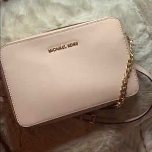 SOLD Michael Kors Crossbody in blush💗